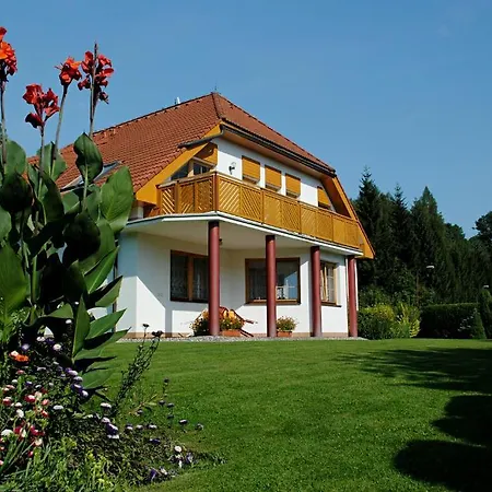 بيت ضيافة Pension B&B Vrchlabí